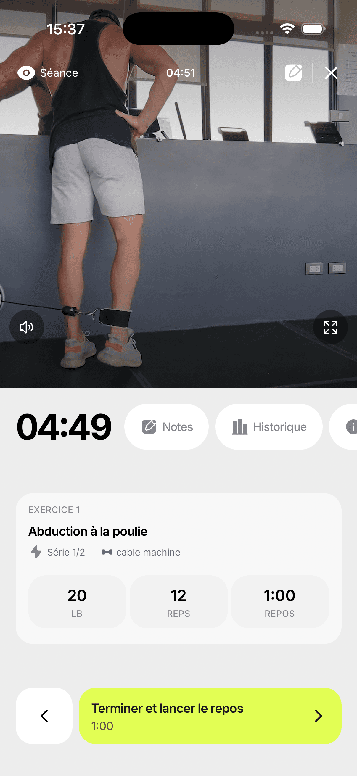Ekklo: a session in progress, showing sets, reps, rest and the demo video